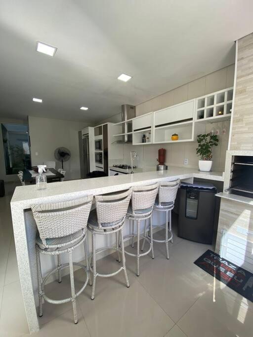 Ampla Casa C/ Piscina Em Balneario Camboriu Exterior foto